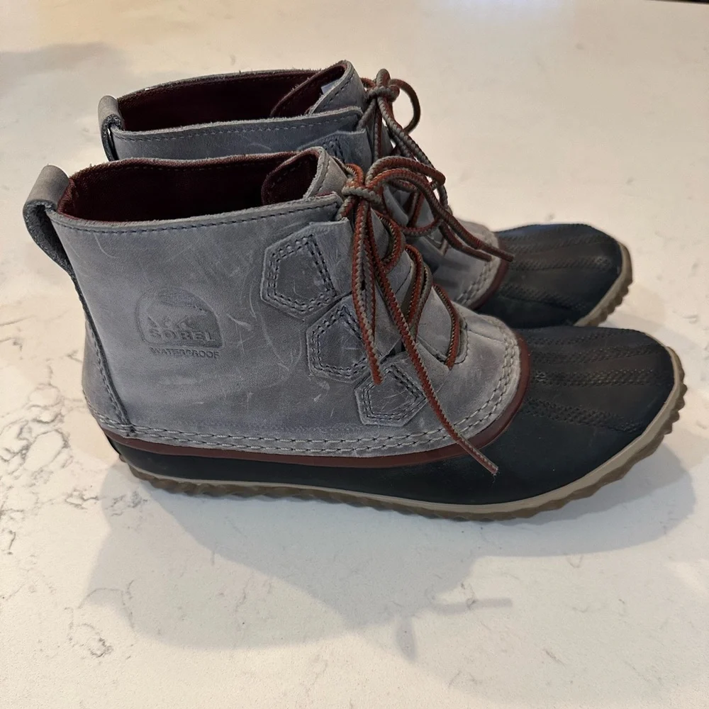 Sorel NEW!! Out N About Grey Leather Rain/Winter Boots, 6.5, NWOT - Picture 3 of 8